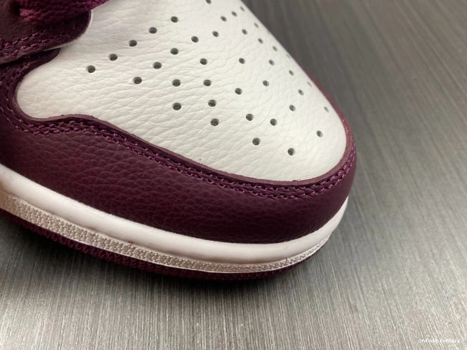 Jordan High OG Bordeaux 555088-611 1 Air 1030